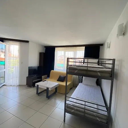 Lilia 2 Family 酒店