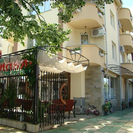 Ξενοδοχείο Lilia 2 Family 2*