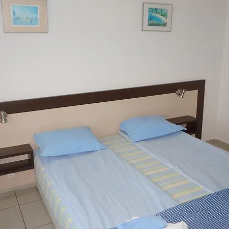 酒店 Lilia 2 Family 2*