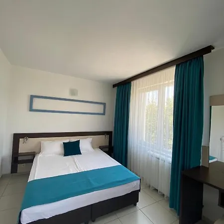 Хотел Lilia 2 Family Приморско