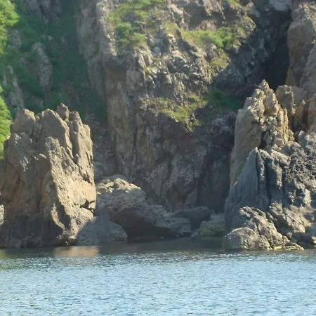 Хотел Lilia 2 Family Приморско