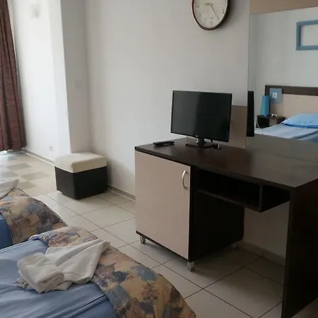 Хотел Lilia 2 Family Приморско