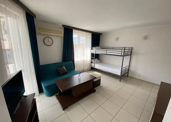 Lilia 2 Family Hotel