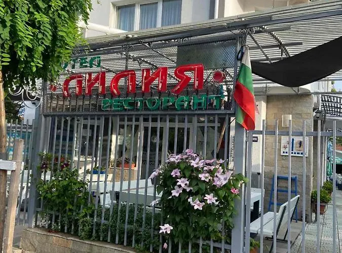 Lilia 2 Family Hotel 2*