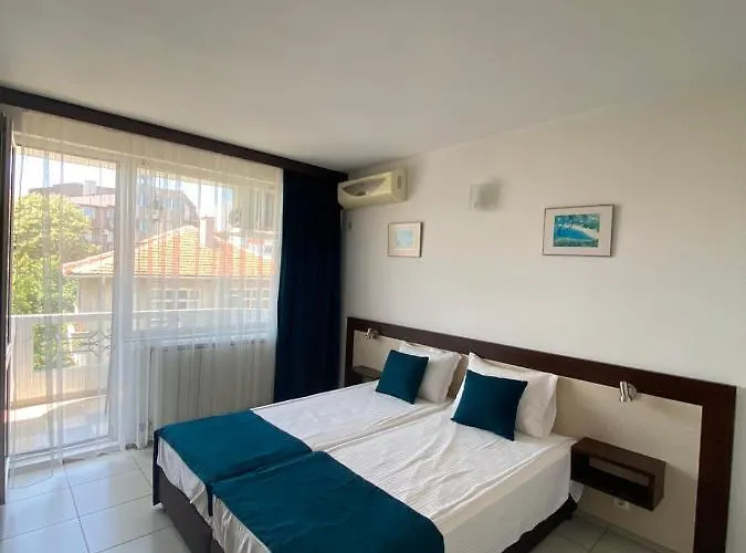 Lilia 2 Family Hotel 2*