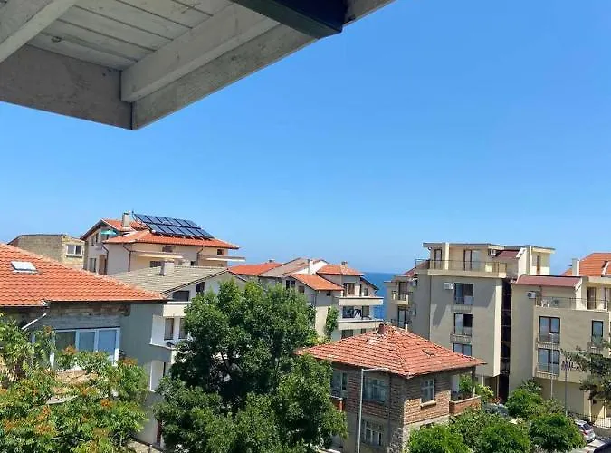 Lilia 2 Family Hotel