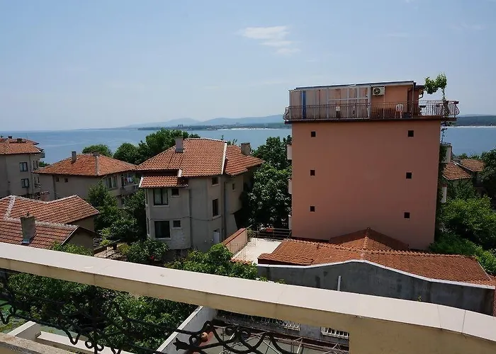 Lilia 2 Family Hotel 2*