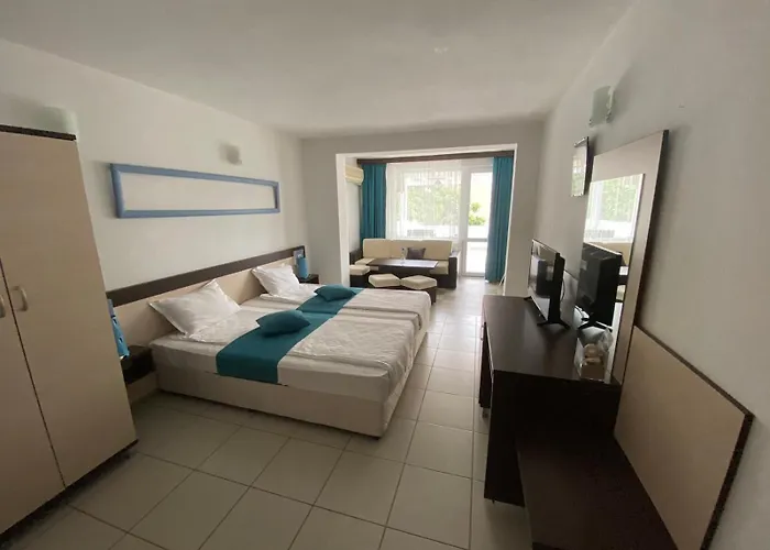 Lilia 2 Family Hotel